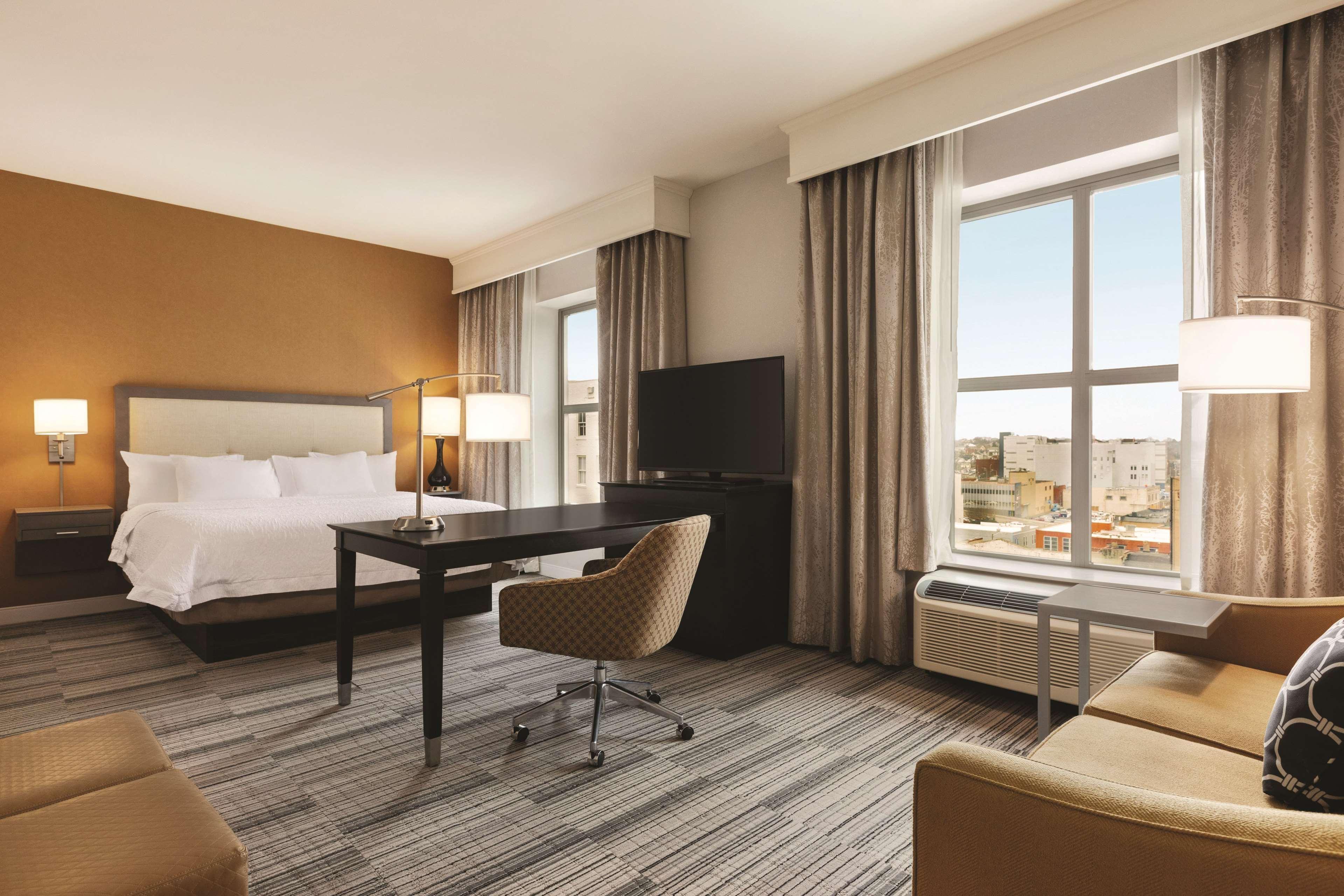 Hampton Inn & Suites - Roanoke-Downtown, Va Bagian luar foto