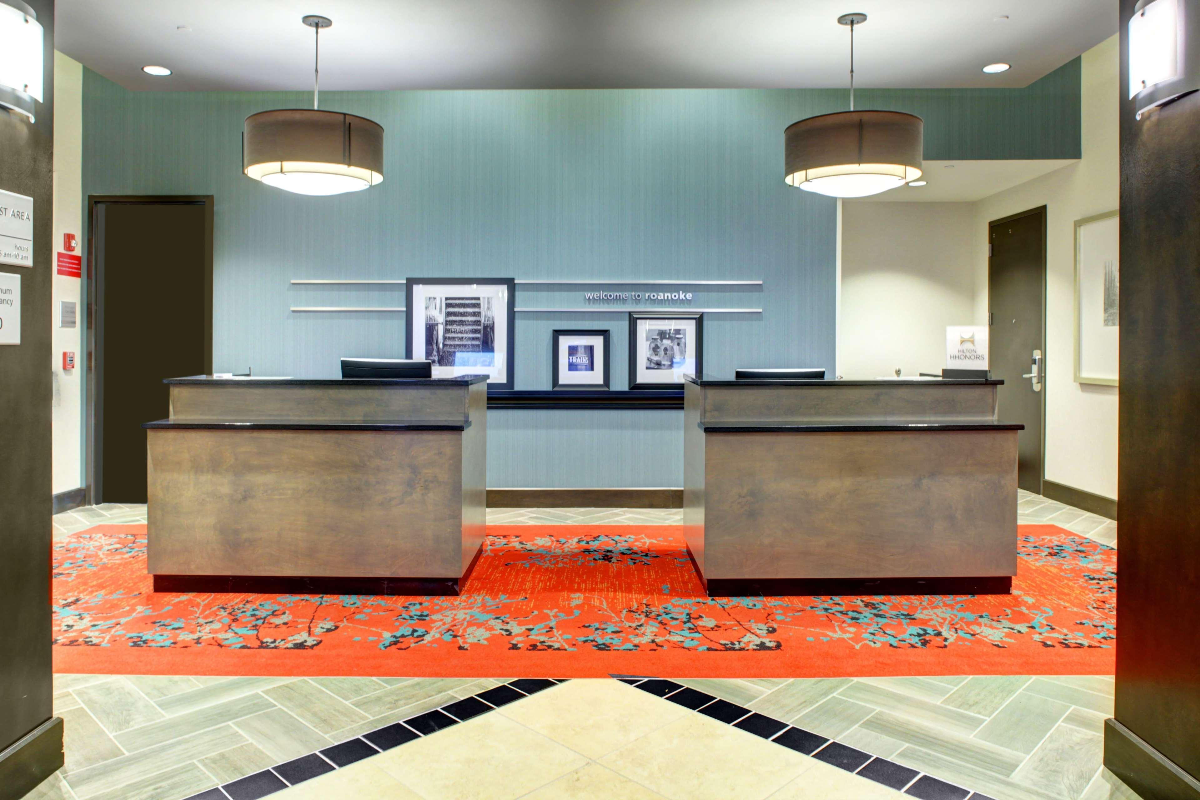 Hampton Inn & Suites - Roanoke-Downtown, Va Bagian luar foto