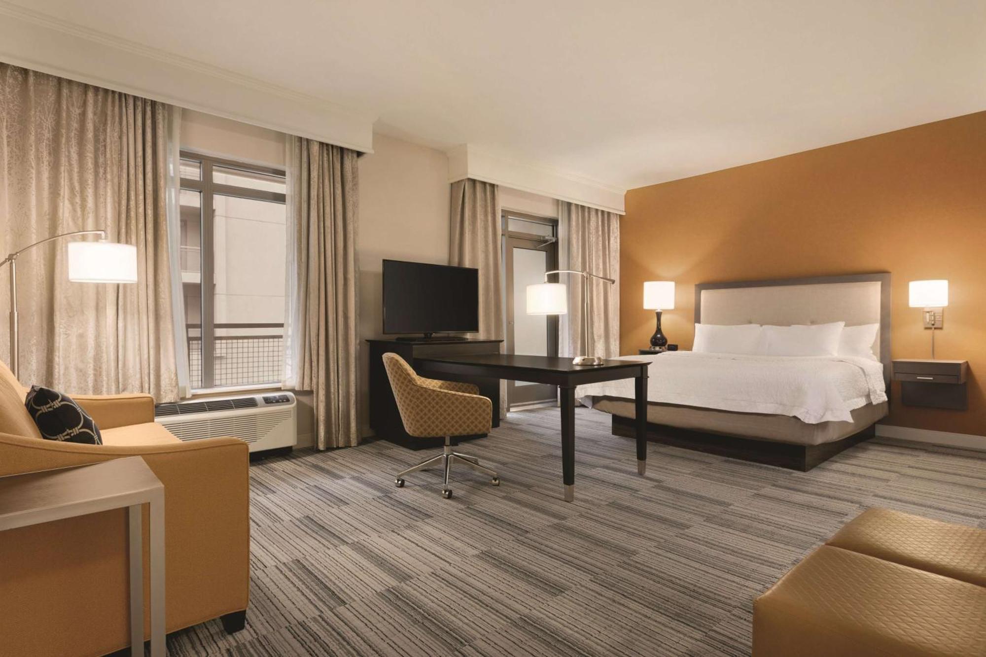 Hampton Inn & Suites - Roanoke-Downtown, Va Bagian luar foto