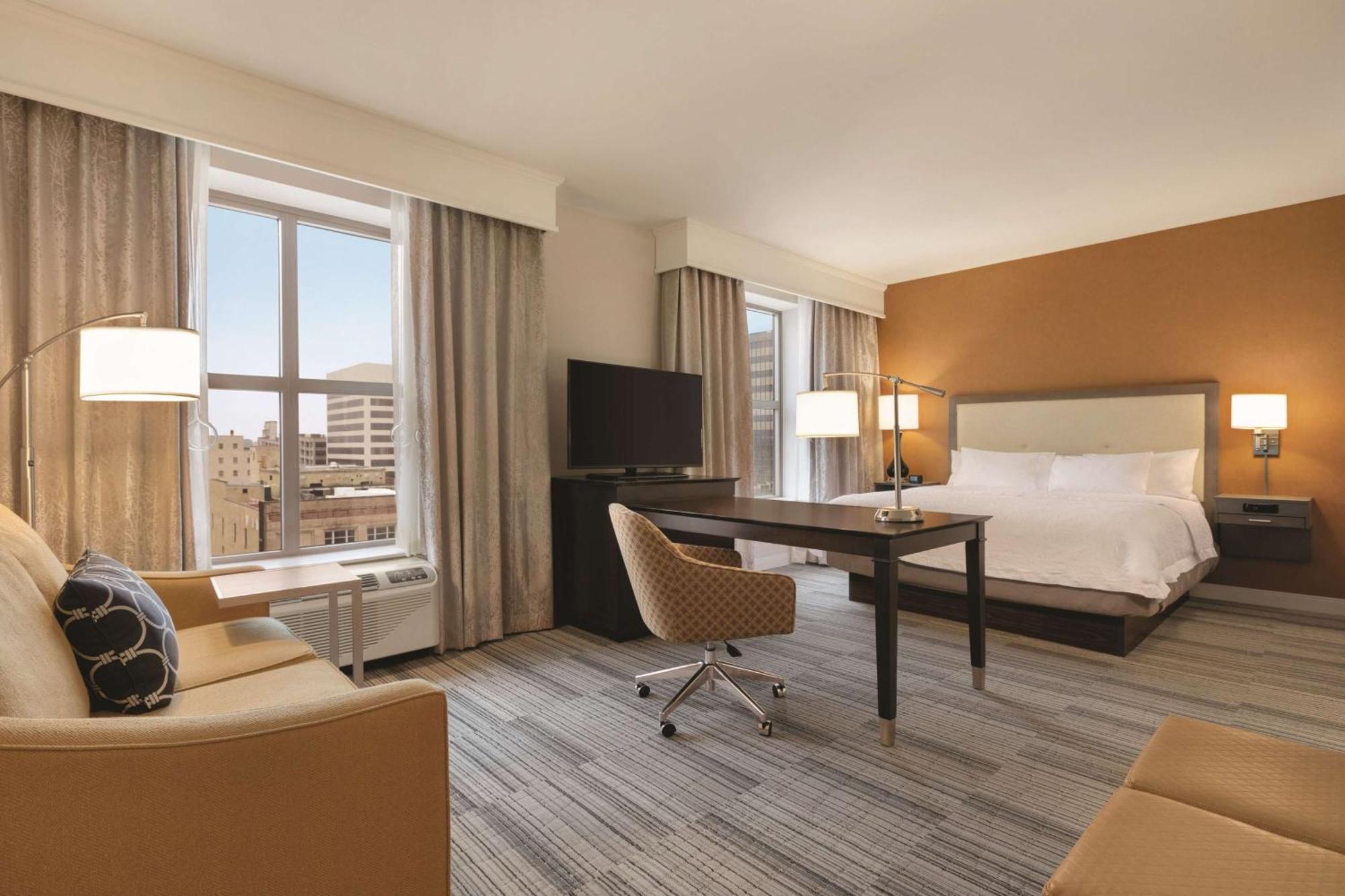 Hampton Inn & Suites - Roanoke-Downtown, Va Bagian luar foto
